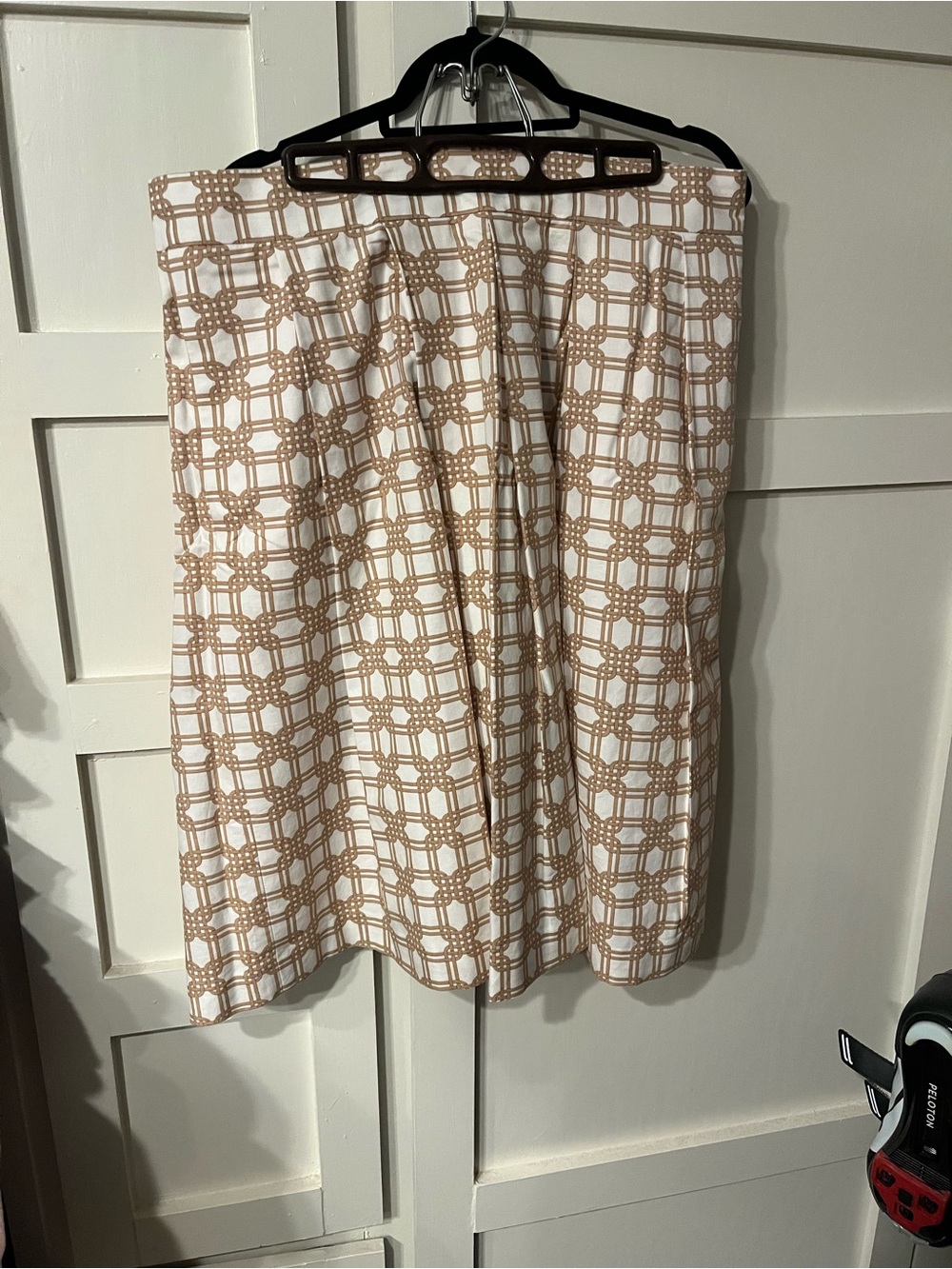 Women's White and Tan Patterned Pencil Skirt